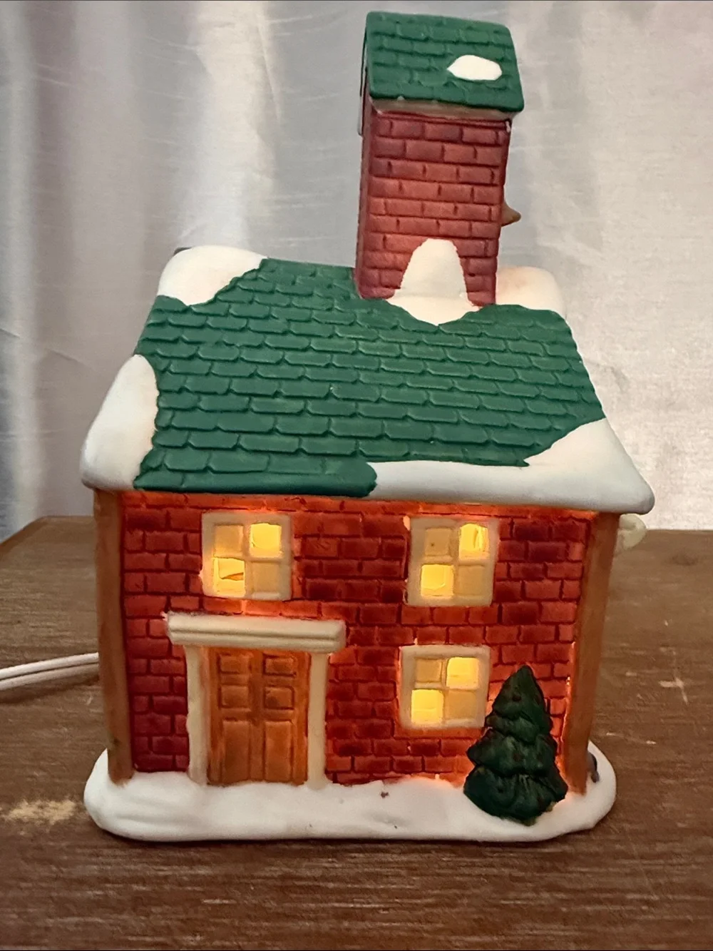 Dickens Keepsake Porcelain Lighted School House Holiday Christmas Collectible